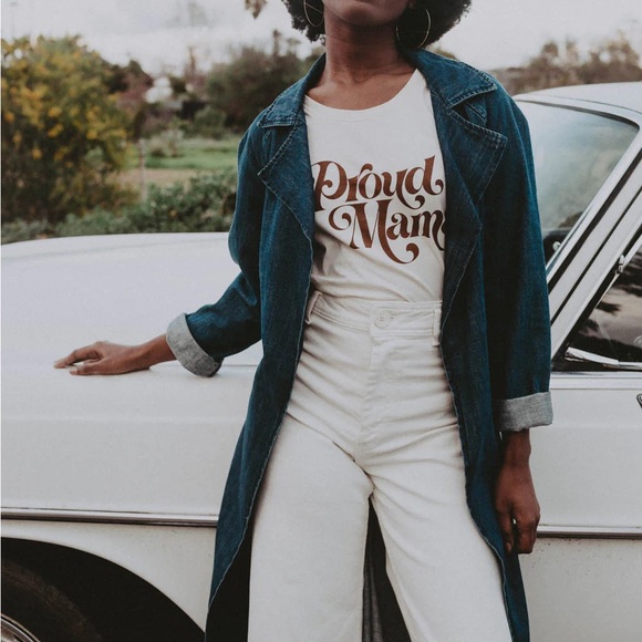 Proud Mama Scoop Neck T-Shirt - Picture 4 of 9